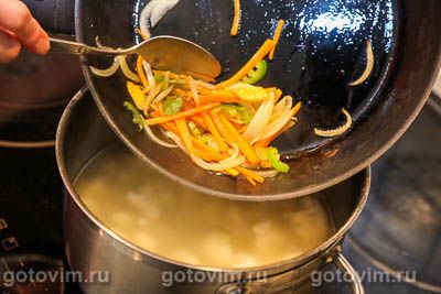Куриный суп с цветной капустой и лапшой рамен, Шаг 05