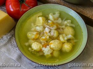Куриный суп с цветной капустой и сырными