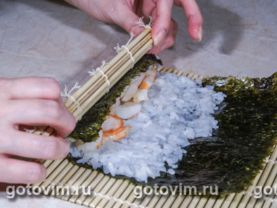 - (Maki sushi rolls),  04