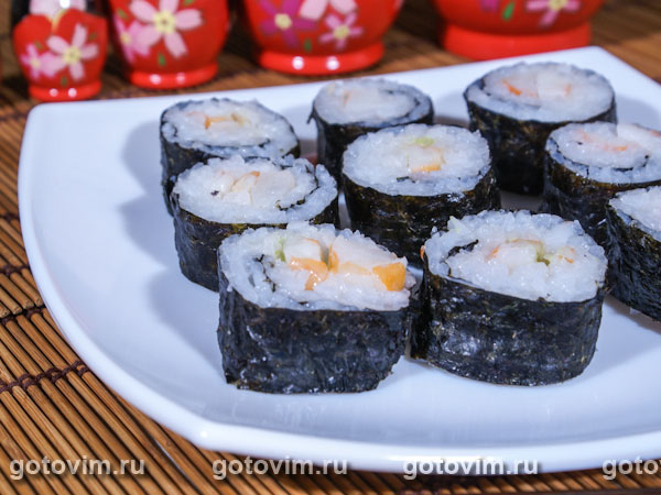 - (Maki sushi rolls).  