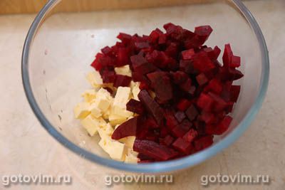 Салат из свеклы с сыром чанах и грецкими орехами, Шаг 04