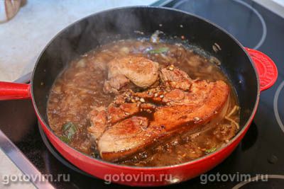 Свинина адобо (мясо, тушенное по-филиппинский с соевым соусом и уксусом), Шаг 08