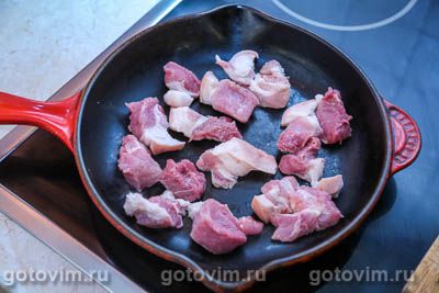 Свинина с картофелем в лодочках из фольги, Шаг 04