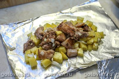 Свинина с картофелем в лодочках из фольги, Шаг 06