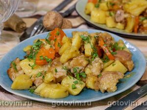 Картофель с мясом, тушённый в мультиварке