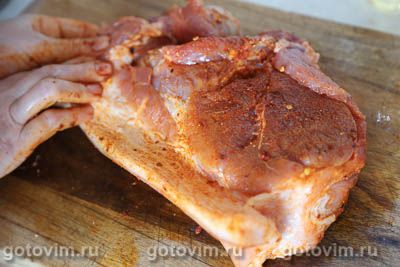 Свинина в духовке, запеченная с персиками в остром соусе, Шаг 02