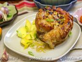 Рулет из свиной грудинки  с манго и перцем чили