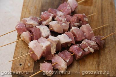 Шашлычки из свинины в духовке, запеченные с картофелем , Шаг 05