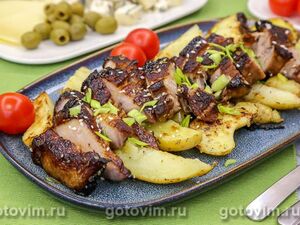 Свиная грудинка в соевом соусе, зажаренная целым куском в мультиварке