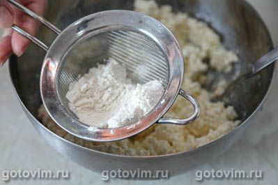 Сырники с красной смородиной, Шаг 03