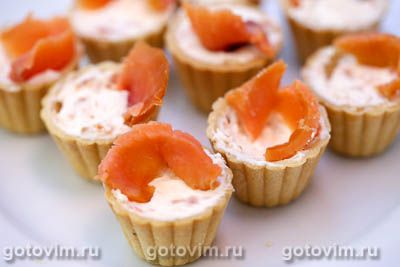 Тарталетки со сливочным сыром, красной рыбой и икрой, Шаг 05
