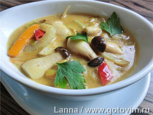 Тайский суп с грибами и кокосовым молоко