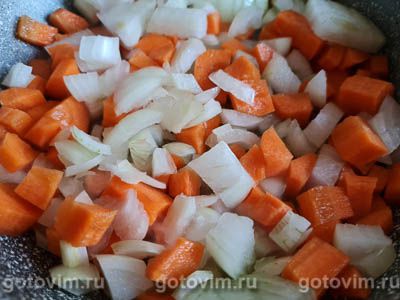Тилапия в духовке под сырно-овощной шубкой с сыром, Шаг 02