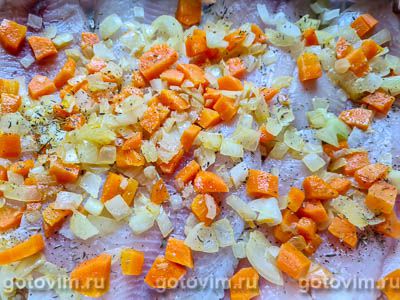 Тилапия в духовке под сырно-овощной шубкой с сыром, Шаг 06