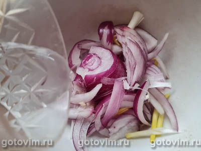 Салат с тунцом, фасолью и зеленым горошком, Шаг 01