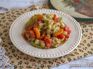 Теплый салат с баклажанами, помидорами и кабачками