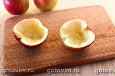 Тыква, запеченная в духовке с яблоком и медом, Шаг 02