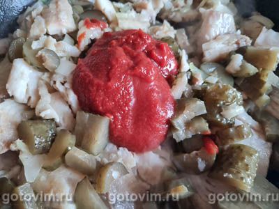 Тилапия с картофелем и солеными огурцами, запеченная в духовке, Шаг 06