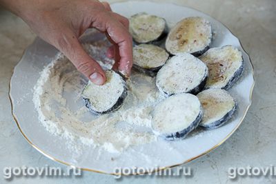 Толстолобик, запеченный в духовке с баклажанами, Шаг 05