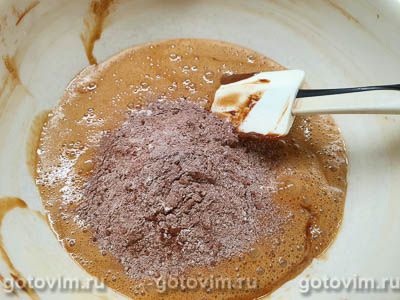 Торт брауни с клубничным и шоколадным муссом, Шаг 03