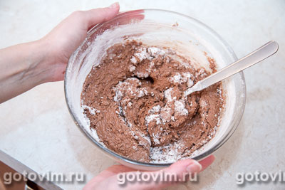 Шоколадный торт с безе и соленым арахисом, Шаг 03
