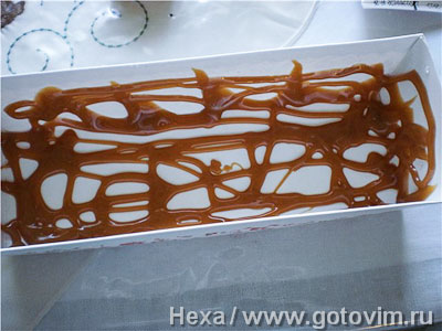 Турецкий десерт из манки на молоке с карамелью, Шаг 03