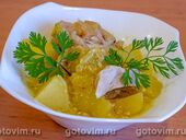 Голень индейки с картошкой, тушенные в сметане