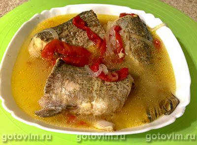Тушеная щука с помидорами и луком. Фото-рецепт