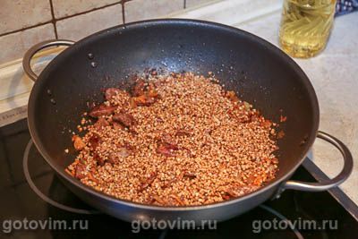 Утиная печень с гречкой в сковороде, Шаг 09