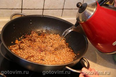 Утиная печень с гречкой в сковороде, Шаг 10