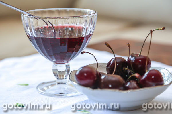 Варенье из вишни в сиропе. Фотография рецепта