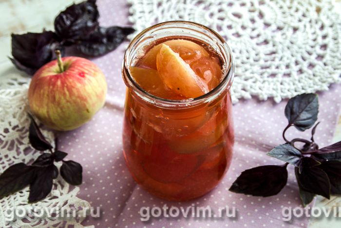 Варенье из яблок с базиликом. Фотография рецепта