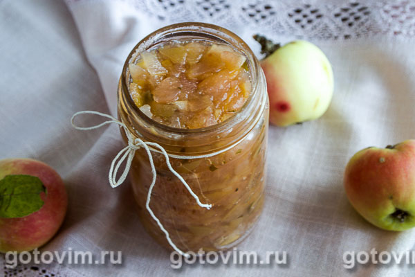 Яблочный джем с имбирем и мятой. Фотография рецепта