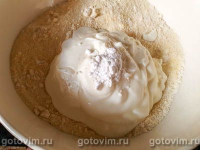 Нежный яблочный пирог на тесте из манки с йогуртом , Шаг 02