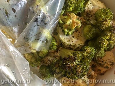 Запеканка из брокколи и кабачков с плавленым сыром и чесноком, Шаг 06