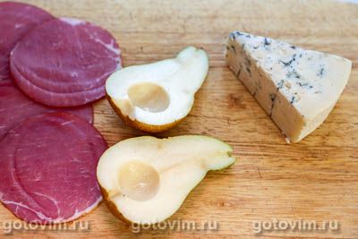Закуска из сыровяленого мяса, сыра с голубой плесенью и грушей, Шаг 01