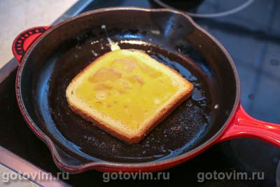 Закуска с сосисками, яйцом и сыром в хлебе, Шаг 07