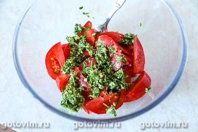 Салат из помидоров с рукколой и грецкими орехами, Шаг 04