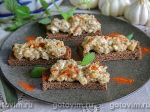 Икра из печёных баклажанов и перцев с варёным яйцом