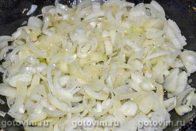 Заливной пирог на кефире с рисом, луком и яйцом, Шаг 04