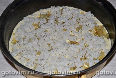 Заливной пирог на кефире с рисом, луком и яйцом, Шаг 08