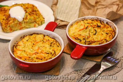 Запеканка из тертых кабачков с картофелем и сметаной 