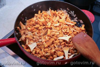 Картофельная запеканка с лисичками и беконом, Шаг 05