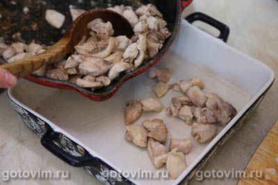 Картофельная запеканка с курицей, грибным соусом и сыром, Шаг 05