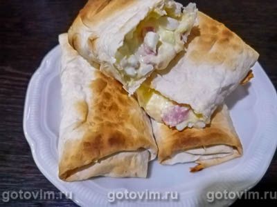 Завтрак из лаваша с сыром, колбасой и яйцом. Фото-рецепт