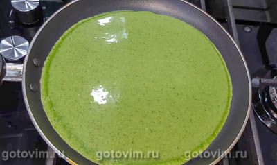 Зеленые блины с начинкой из сыра и селедки, Шаг 03