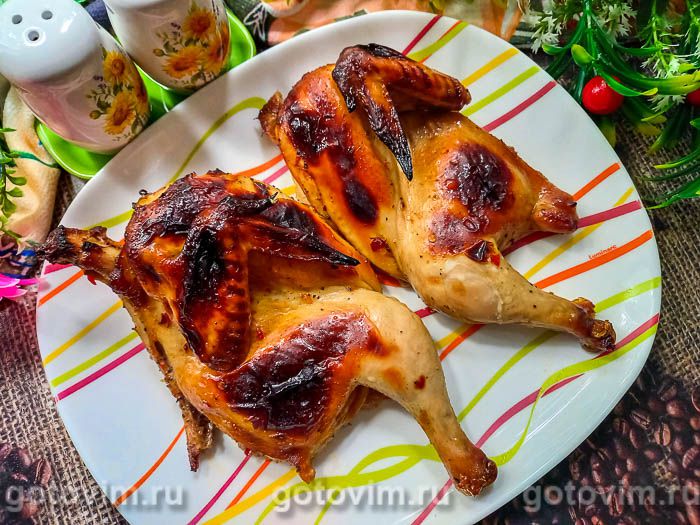 Цыпленок в медово-соевом соусе, запеченный в духовке . Фотография рецепта
